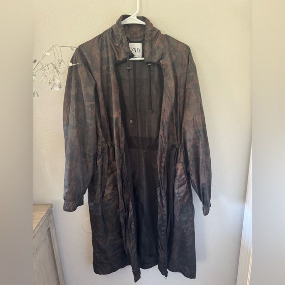 Zara Long windbreaker jacket. Size small. Camo. EUC. - Picture 1 of 3